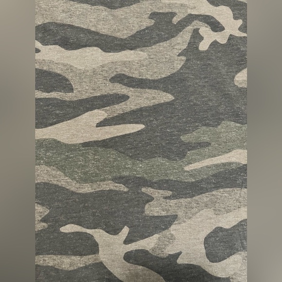 Aeropostale Classic Crew Camo Graphic Tee - Picture 4 of 4